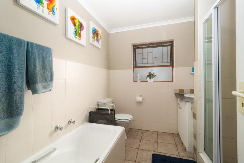 5 Bedroom Property for Sale in Vredekloof Western Cape